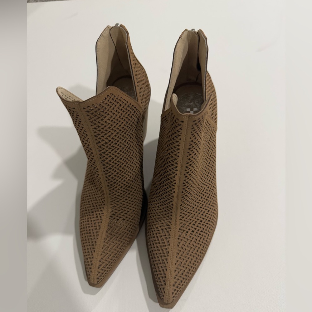 Vince Camuto ankle boot
